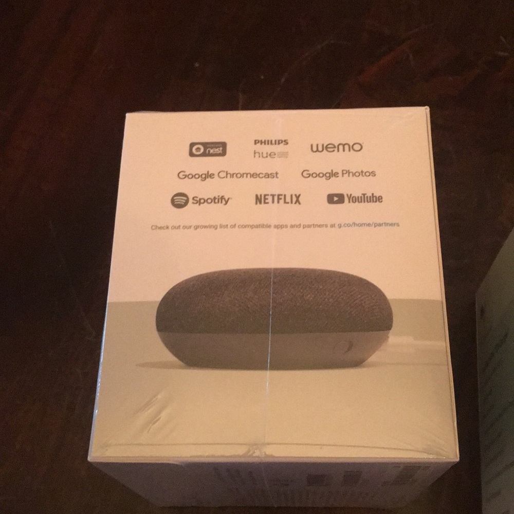 Google Home Mini - Picture 4 of 4